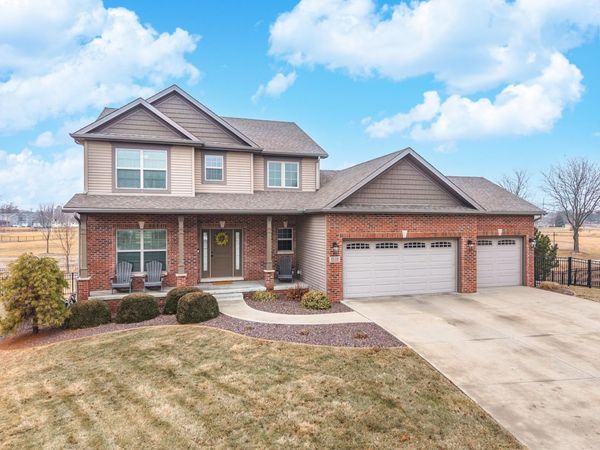 2110 Sinclair Court, Bloomington, IL 61704