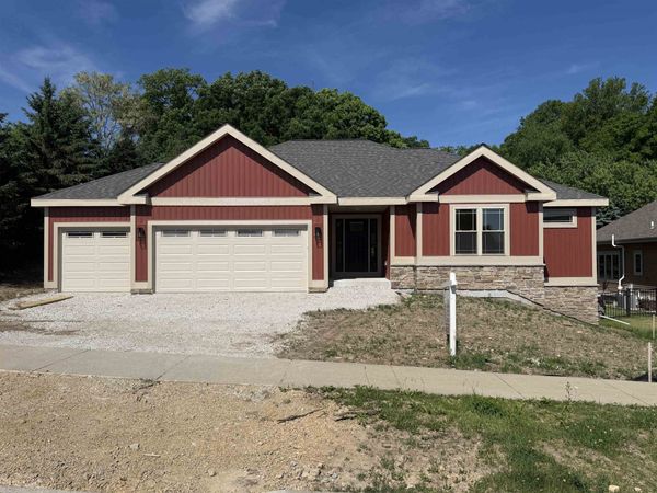 3 Savannah Parkway, Deerfield, WI 53531
