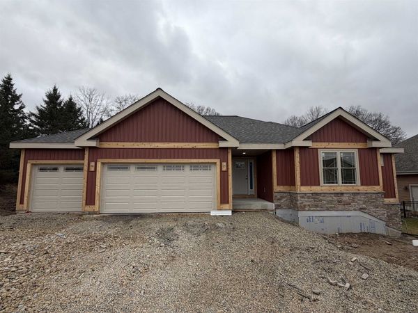 3 Savannah Parkway, Deerfield, WI 53531