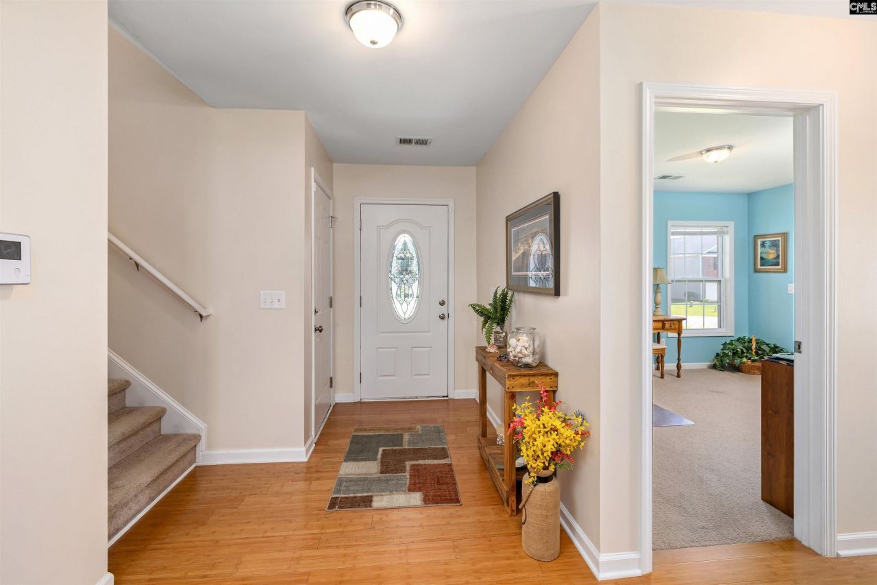 925 Farnsworth Drive Photo 10