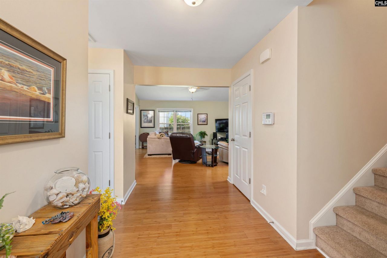 925 Farnsworth Drive Photo 11