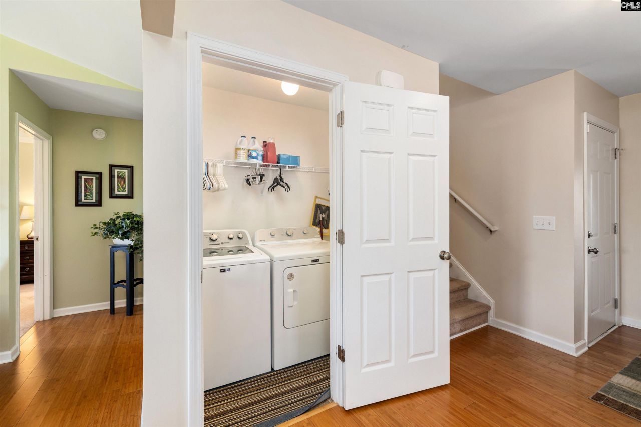 925 Farnsworth Drive Photo 12