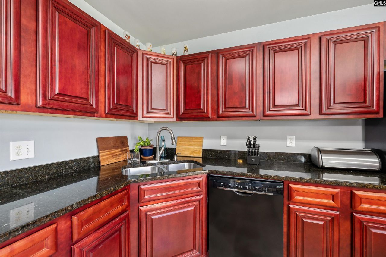 925 Farnsworth Drive Photo 21