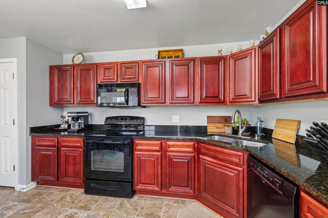 925 Farnsworth Drive Photo 22