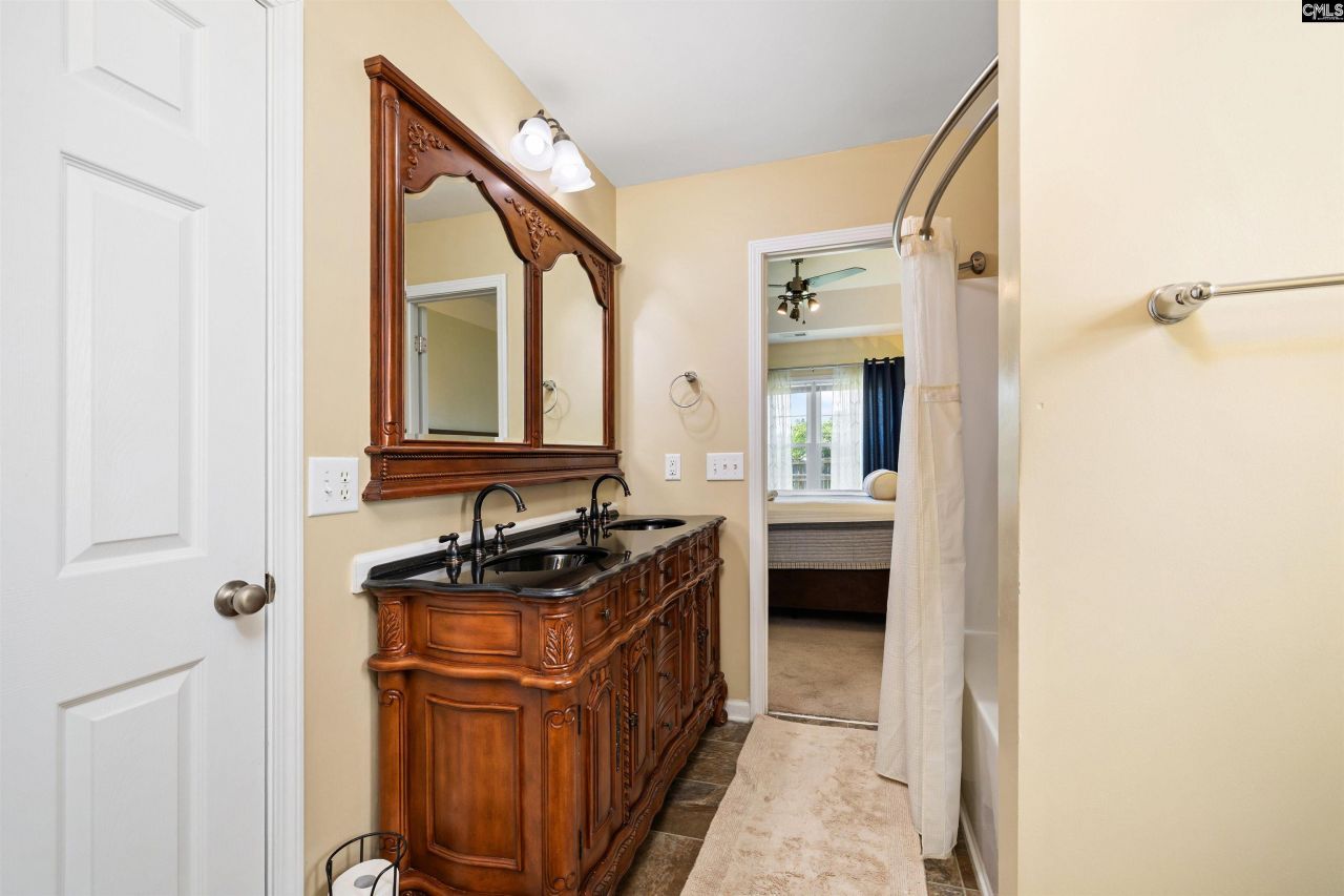 925 Farnsworth Drive Photo 28