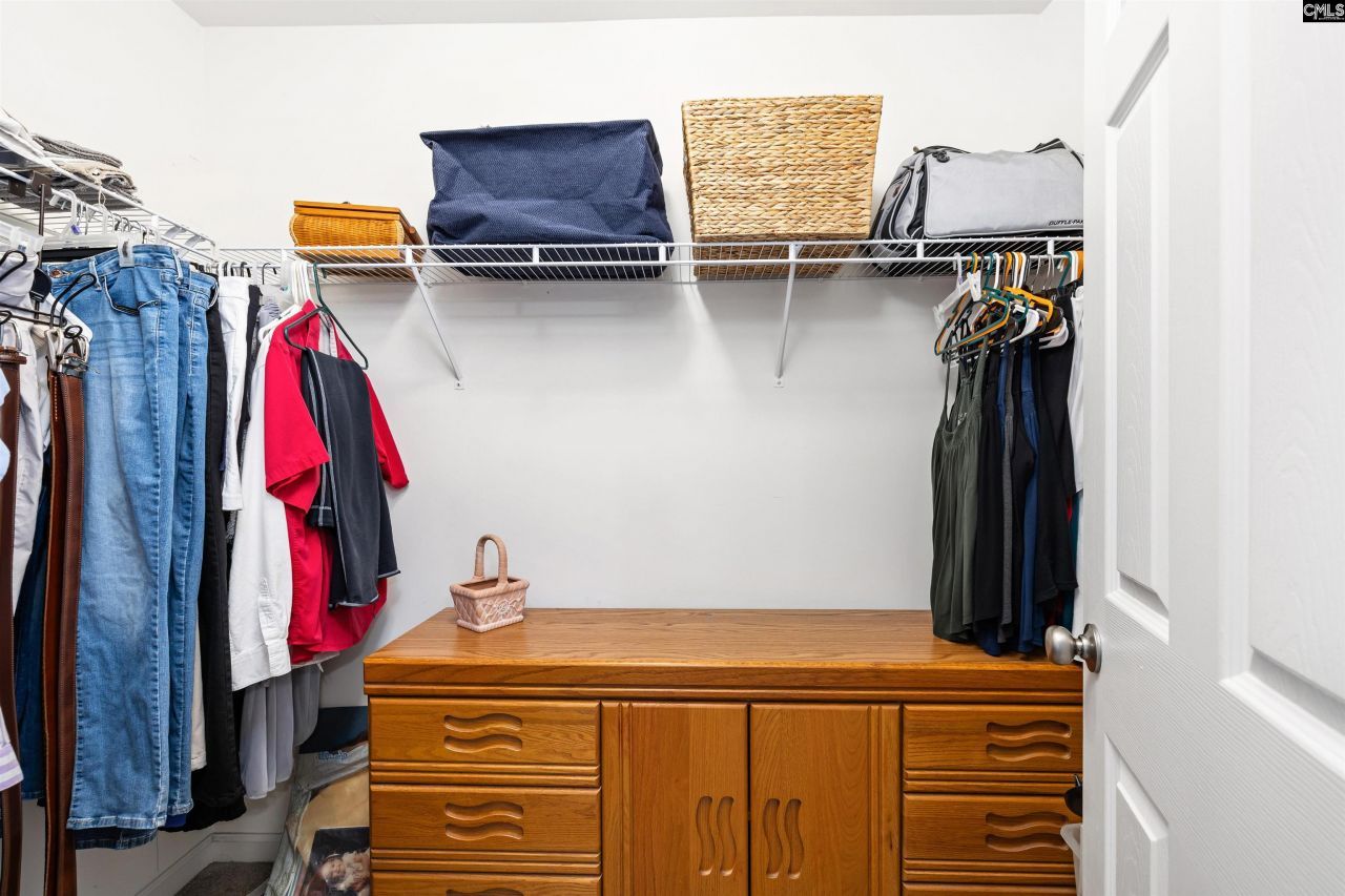 925 Farnsworth Drive Photo 33