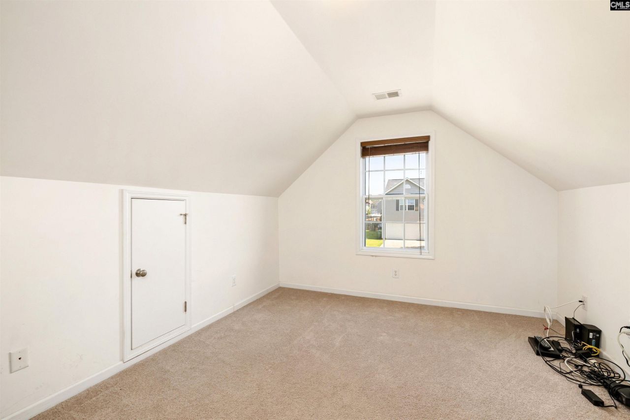 925 Farnsworth Drive Photo 34