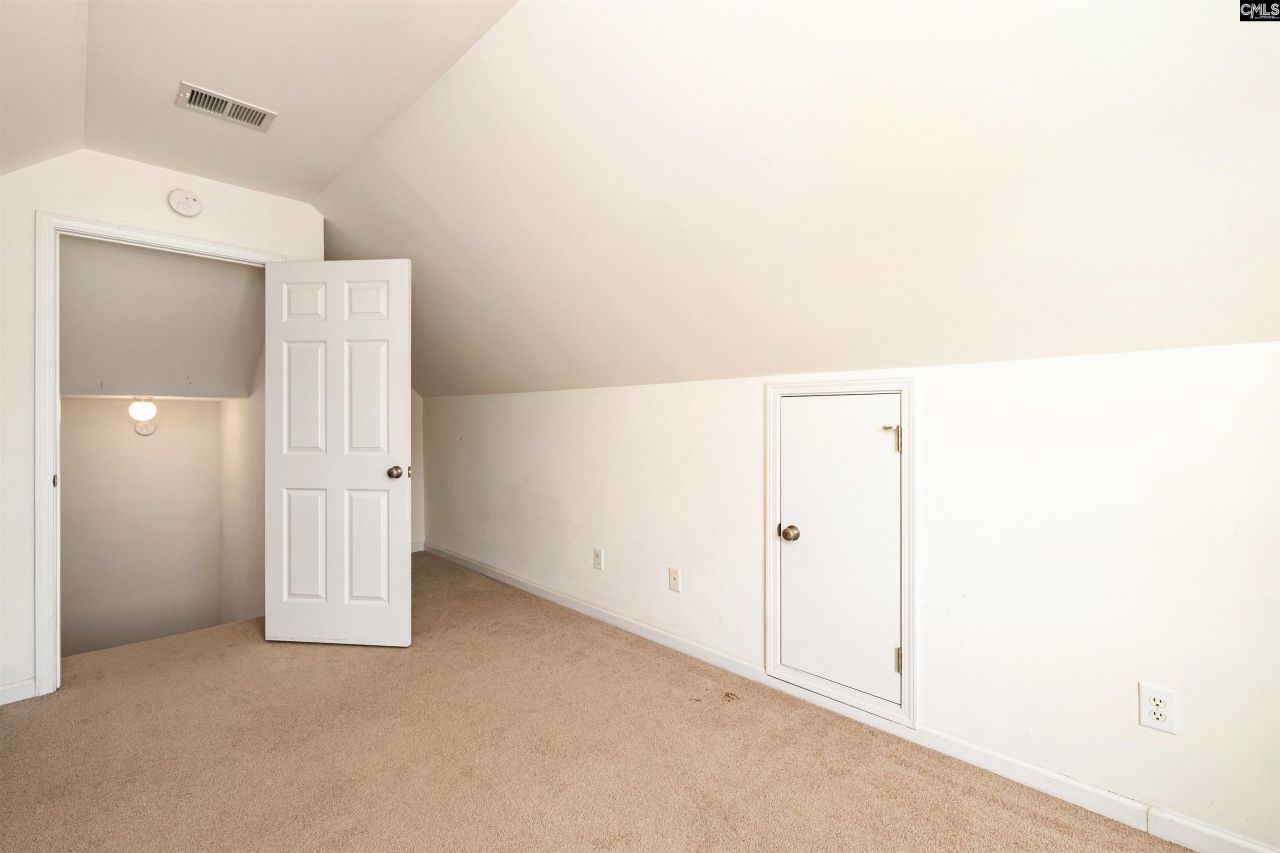 925 Farnsworth Drive Photo 35