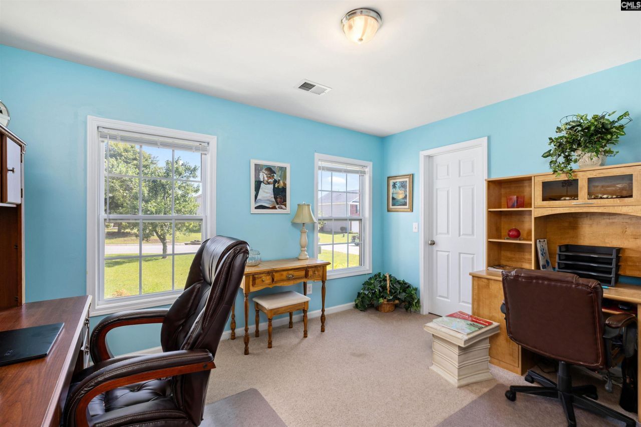 925 Farnsworth Drive Photo 36