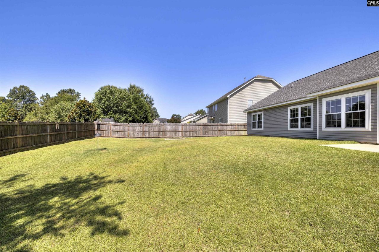 925 Farnsworth Drive Photo 7