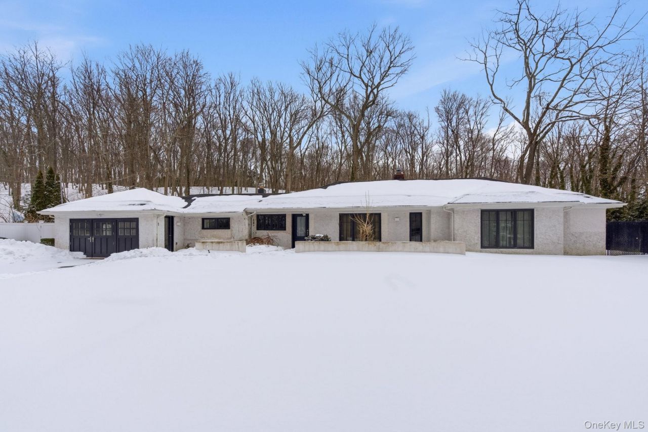 80 Hollow Road Stony Brook, NY 11790