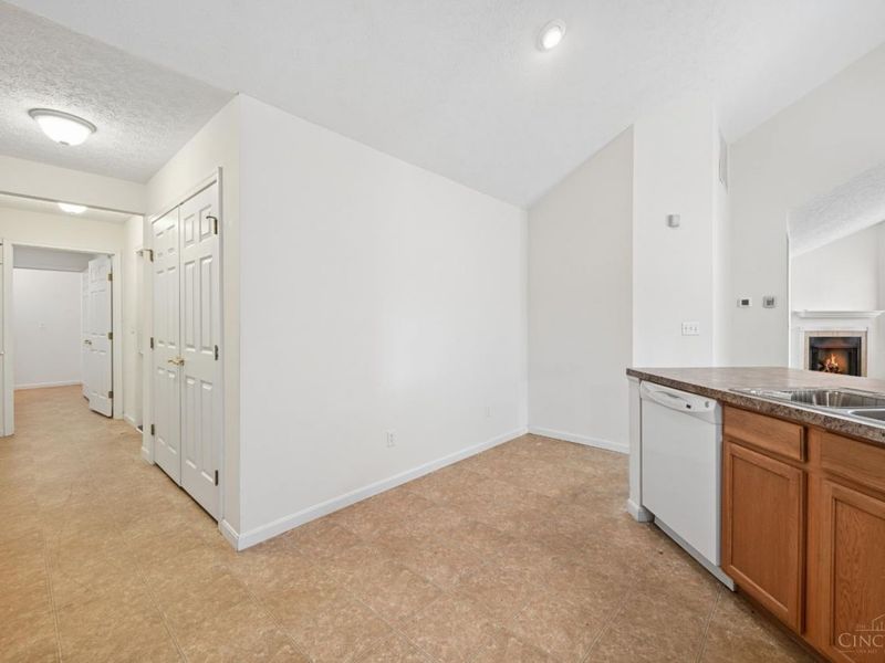 3821 Portrush, Unit 3821, Union Twp, OH 45102 Photo 17