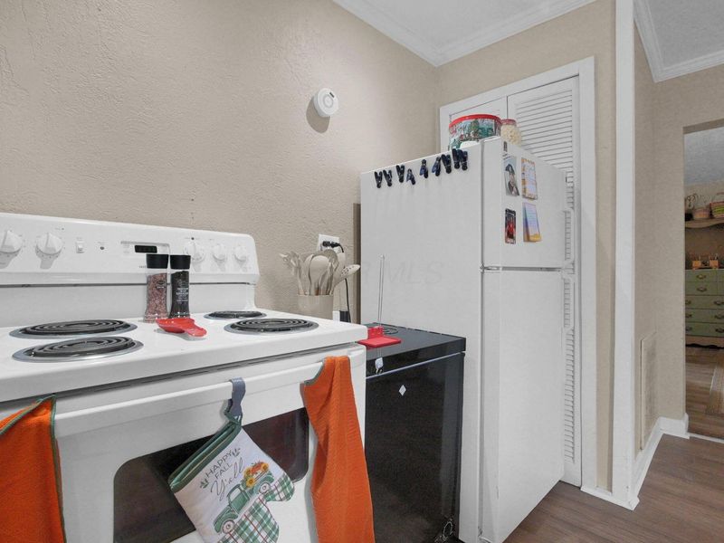 210 W High Street, Ashley, OH 43003 Photo 21