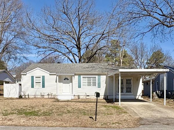 2016 Barham Street , Milan, TN 38358