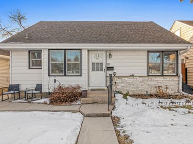 5213 Oliver Avenue N, Minneapolis, MN 55430
