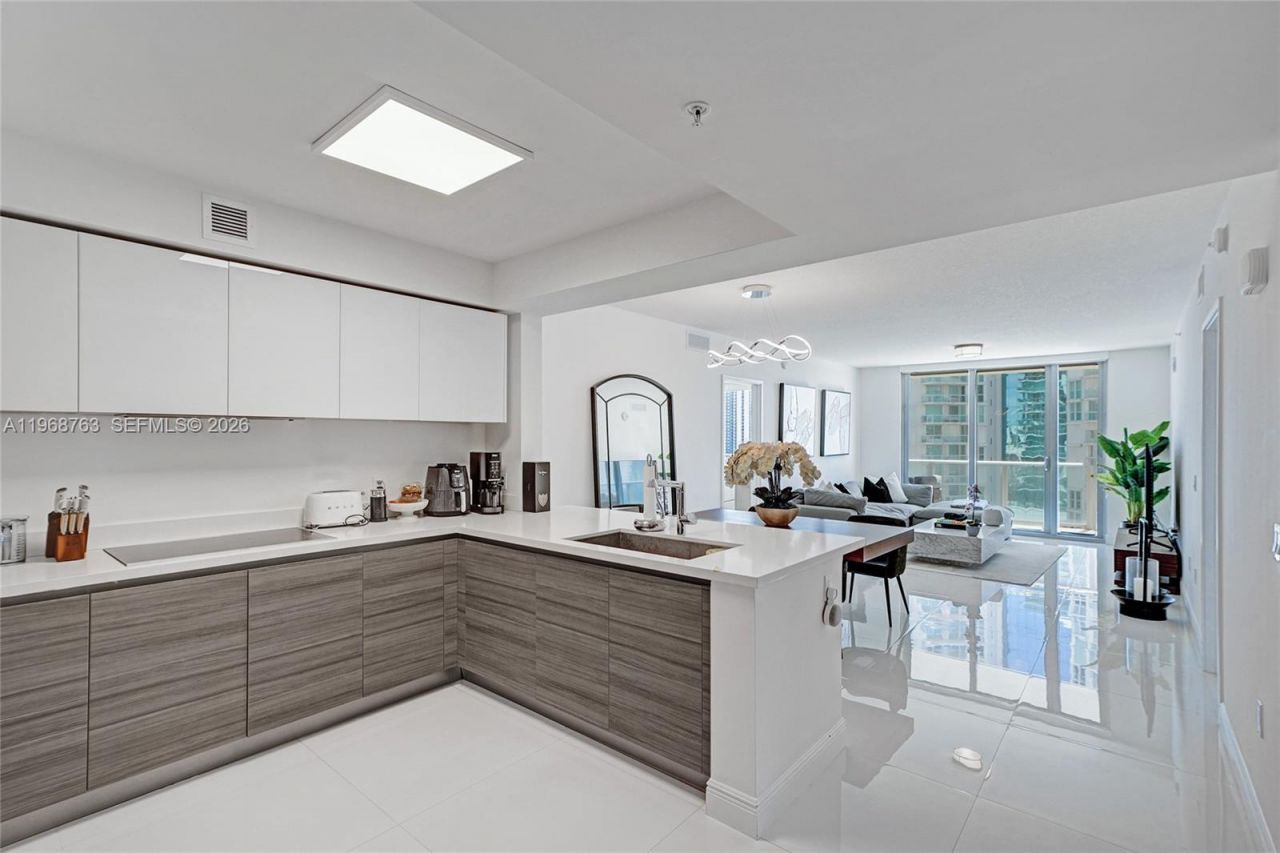 300 Sunny Isles Blvd , Unit 4-1104, Sunny Isles Beach, FL 33160 Photo