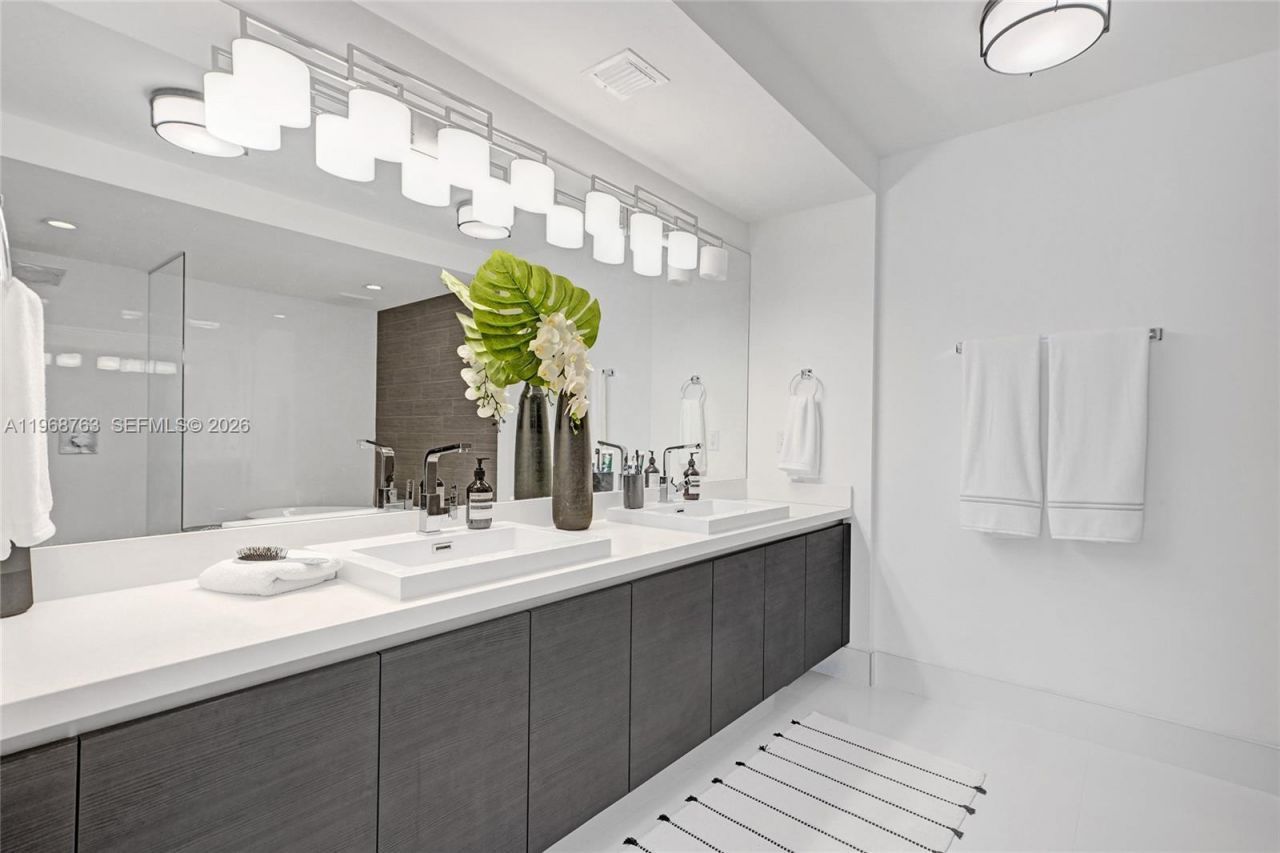 300 Sunny Isles Blvd , Unit 4-1104, Sunny Isles Beach, FL 33160 Photo