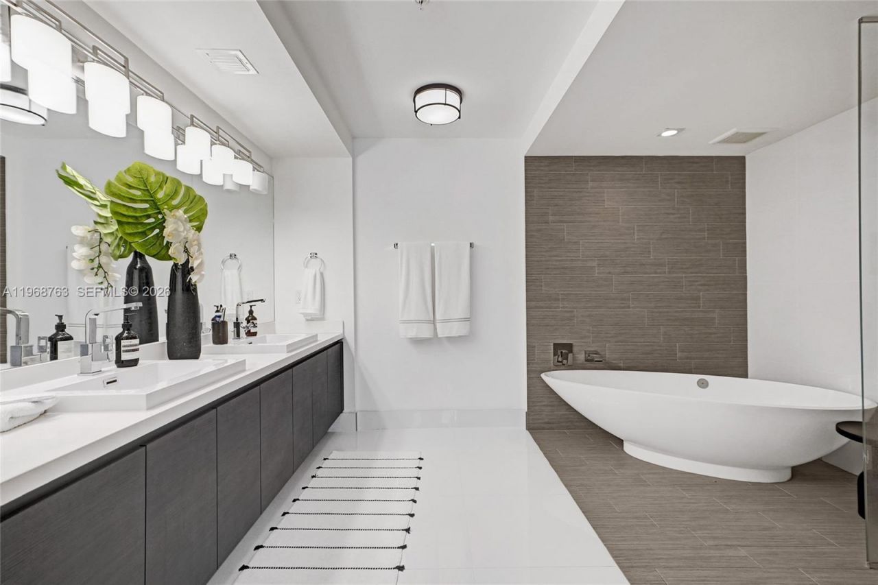 300 Sunny Isles Blvd , Unit 4-1104, Sunny Isles Beach, FL 33160 Photo