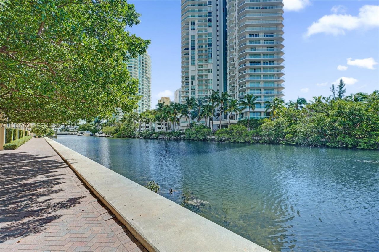 300 Sunny Isles Blvd , Unit 4-1104, Sunny Isles Beach, FL 33160 Photo