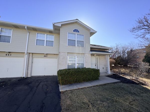 647 Beaver Court, Unit 647, Naperville, IL 60563