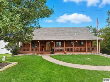 8616 Emerson Road, Plattsmouth, NE 68048