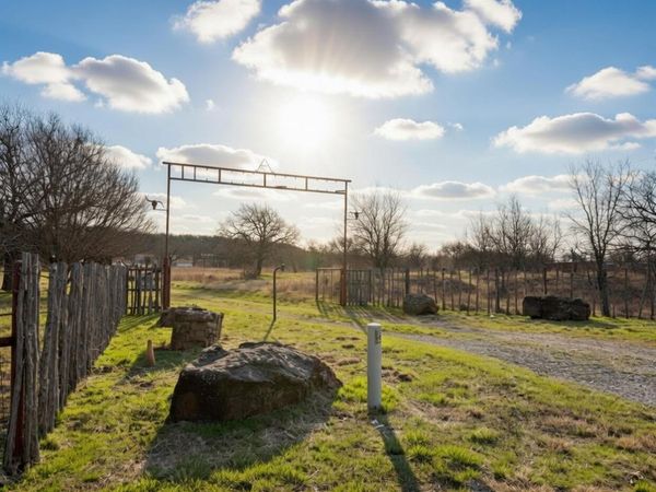 1091 Withers Road, Mineral Wells, TX 76067