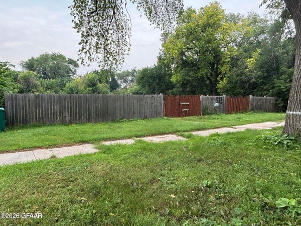 509/513 FRONT Street N, Crookston, MN 56716