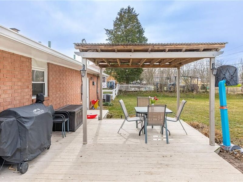 2616 N Emerald Drive, Dayton, OH 45431 Photo 21