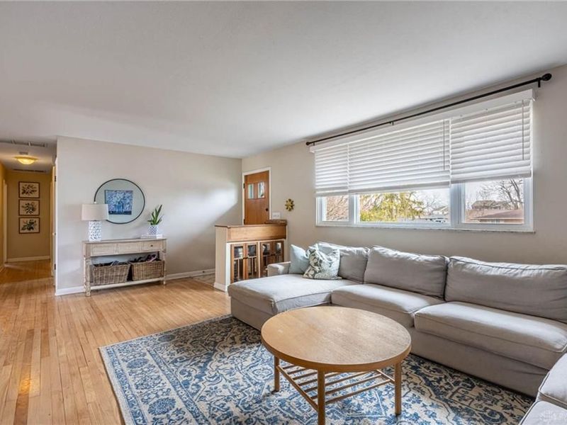 2616 N Emerald Drive, Dayton, OH 45431 Photo 3