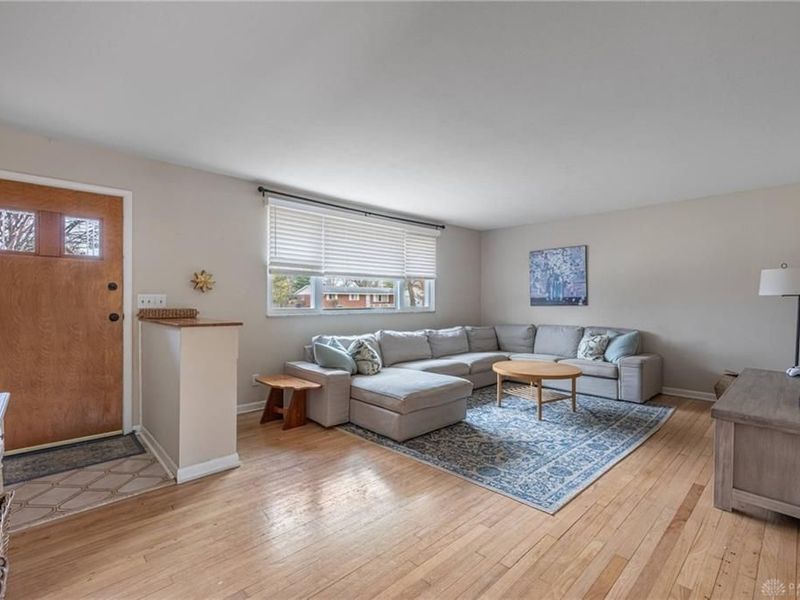 2616 N Emerald Drive, Dayton, OH 45431 Photo 4