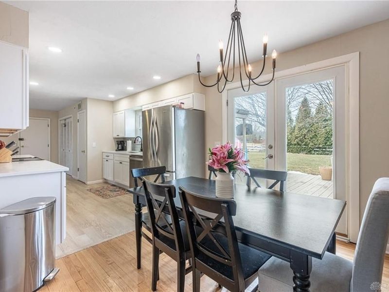 2616 N Emerald Drive, Dayton, OH 45431 Photo 5