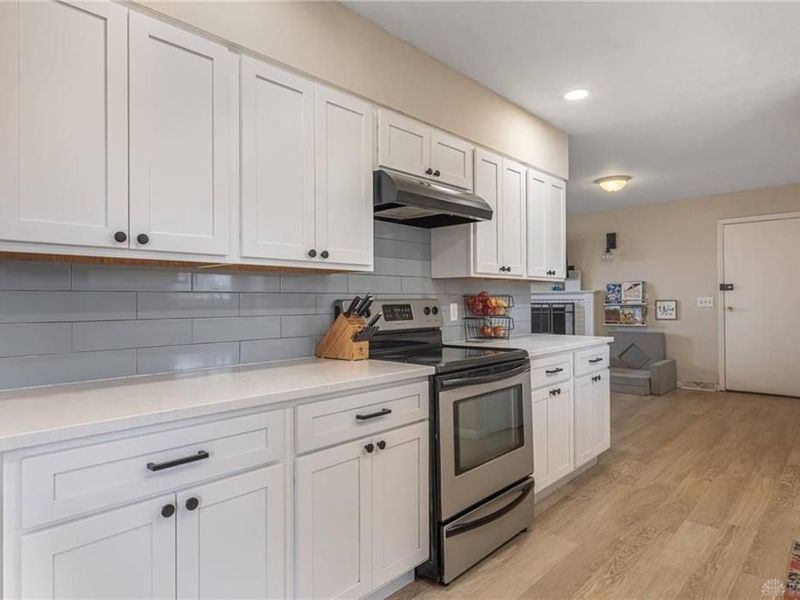 2616 N Emerald Drive, Dayton, OH 45431 Photo 9