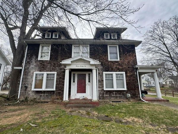 1122 4th Street, Jackson, MI 49203