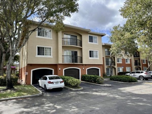4191 N Haverhill Road, Unit 405, West Palm Beach, FL 33417