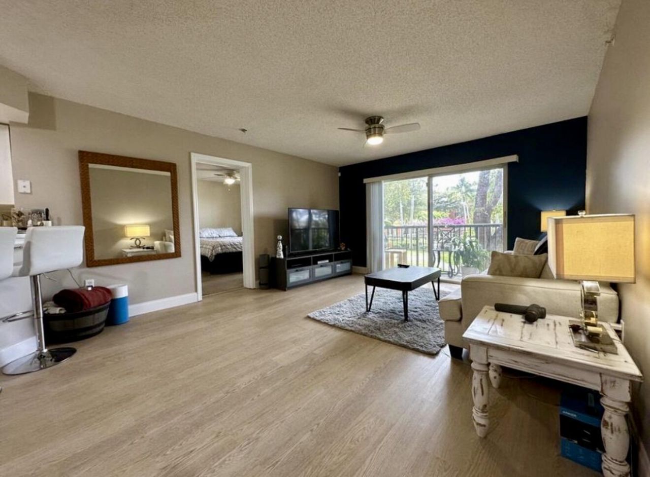 4191 N Haverhill Road, Unit 405, West Palm Beach, FL 33417 Photo