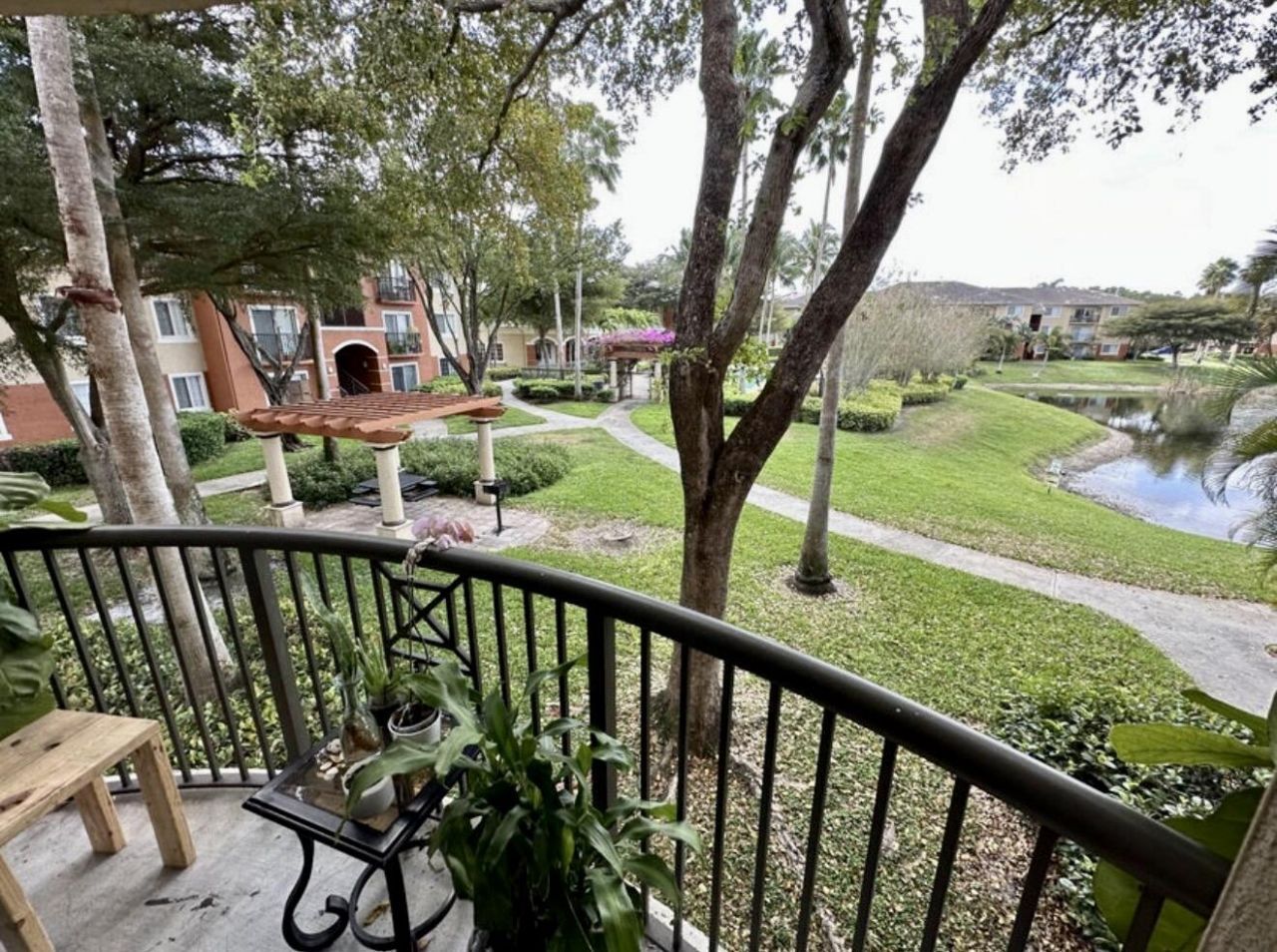 4191 N Haverhill Road, Unit 405, West Palm Beach, FL 33417 Photo