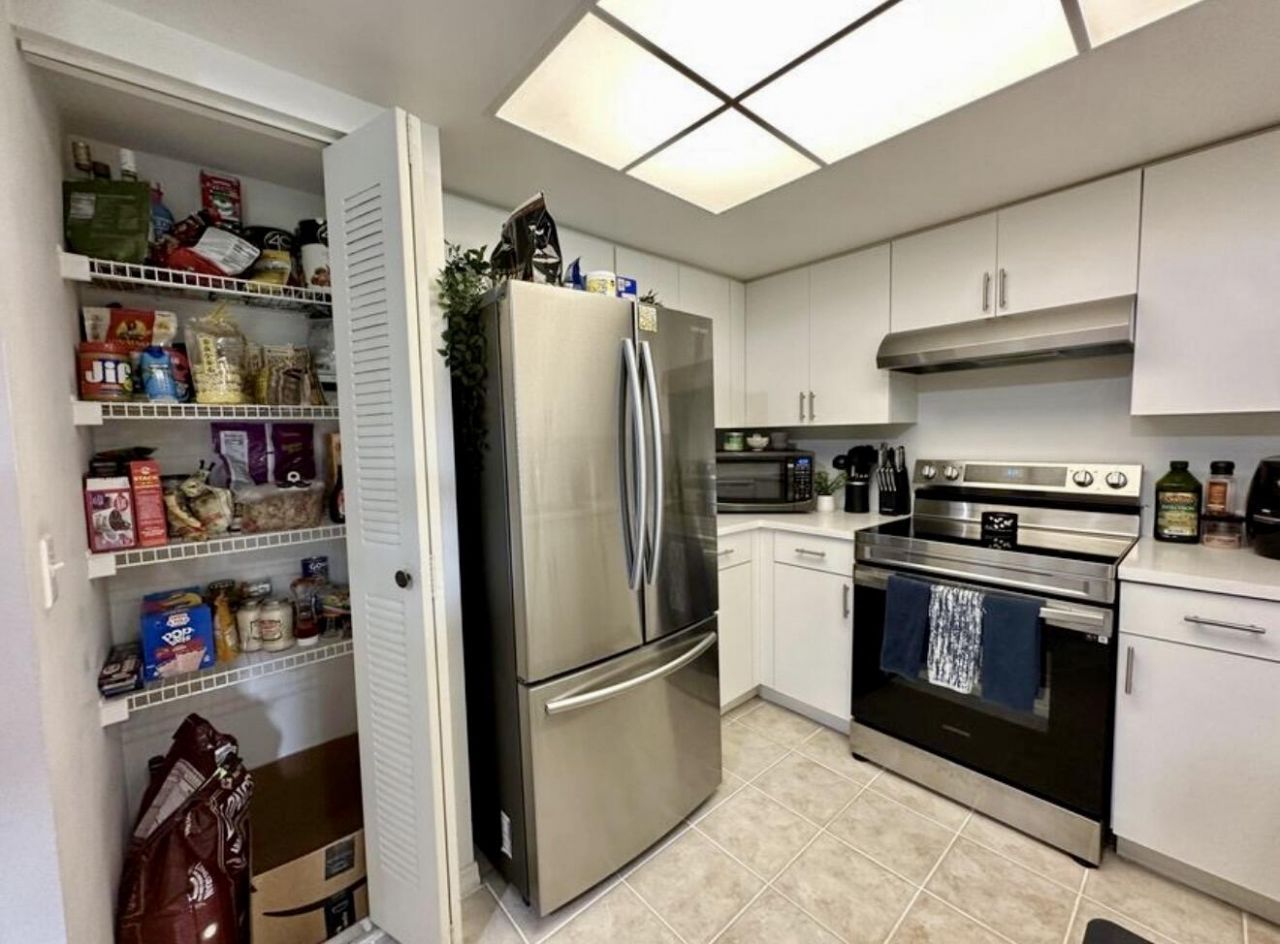 4191 N Haverhill Road, Unit 405, West Palm Beach, FL 33417 Photo