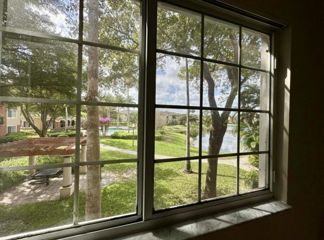 4191 N Haverhill Road, Unit 405, West Palm Beach, FL 33417 Photo