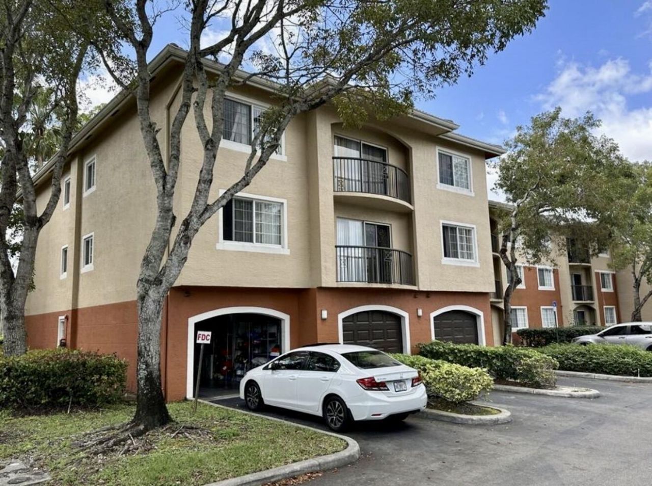4191 N Haverhill Road, Unit 405, West Palm Beach, FL 33417 Photo