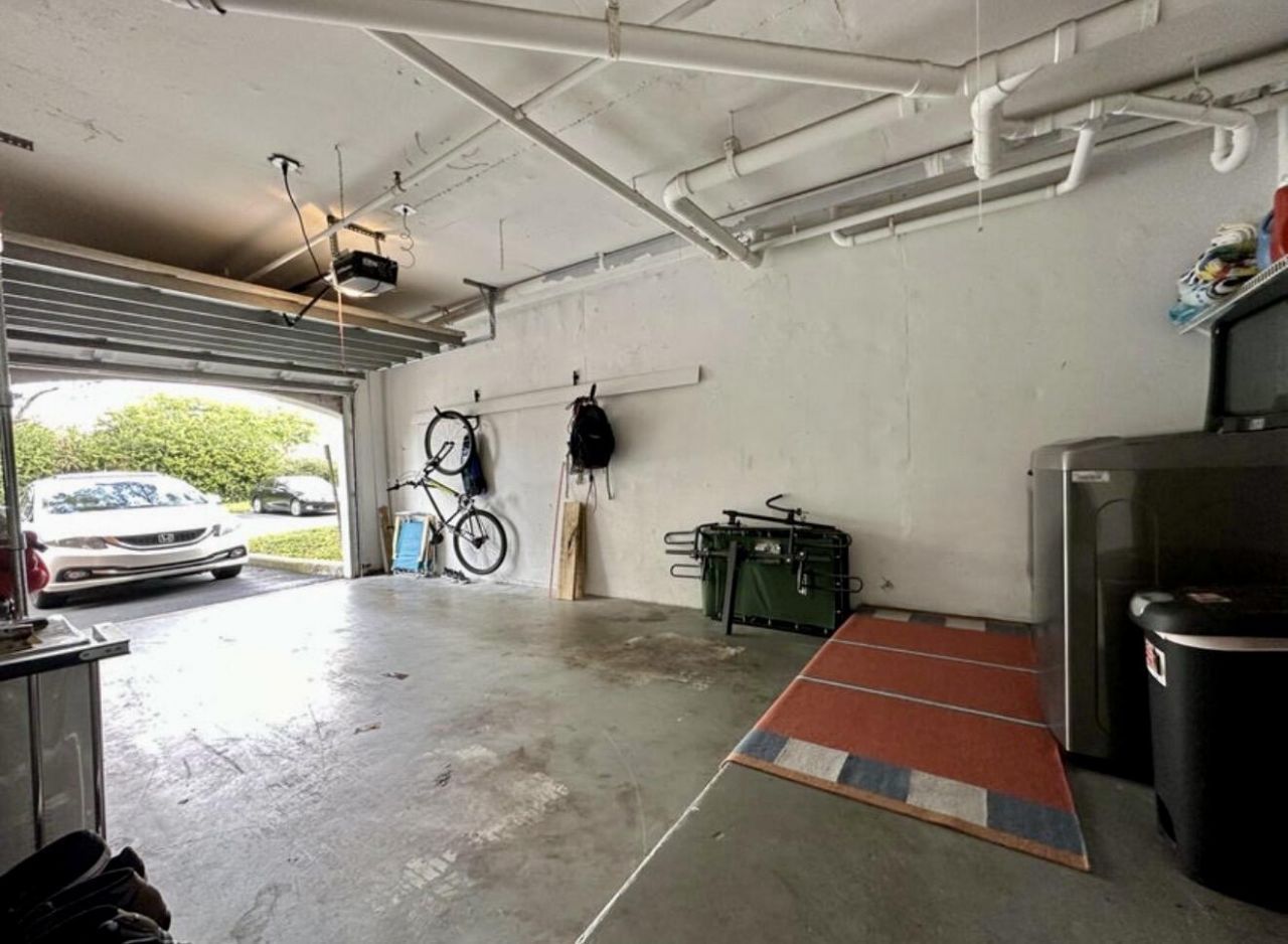 4191 N Haverhill Road, Unit 405, West Palm Beach, FL 33417 Photo