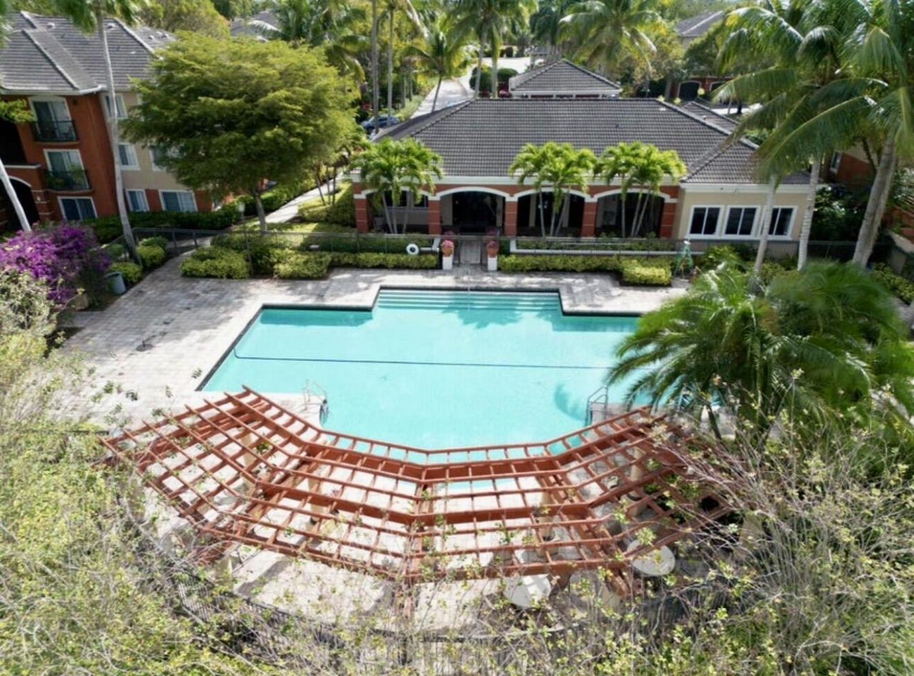 4191 N Haverhill Road, Unit 405, West Palm Beach, FL 33417 Photo