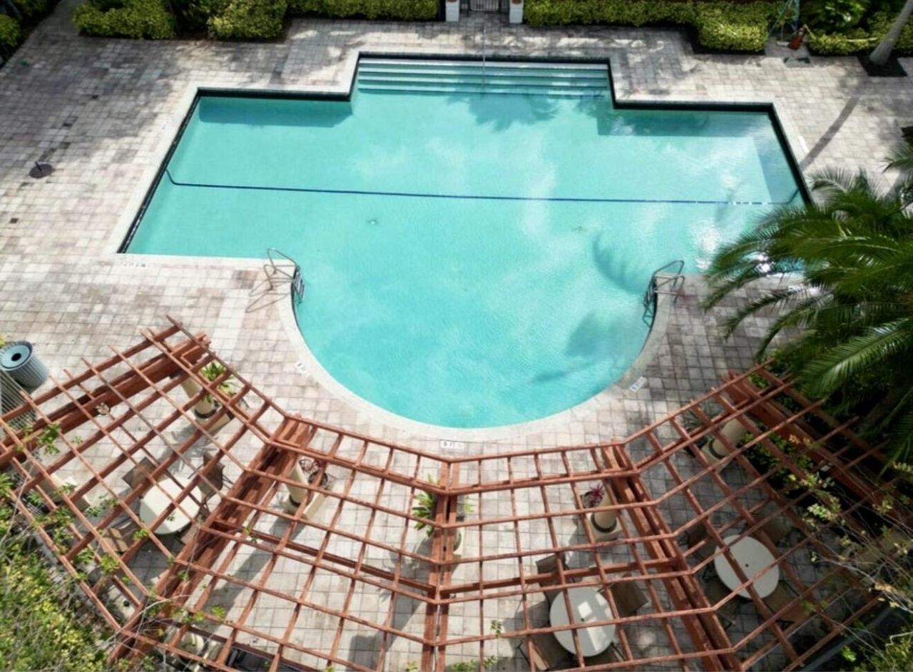 4191 N Haverhill Road, Unit 405, West Palm Beach, FL 33417 Photo