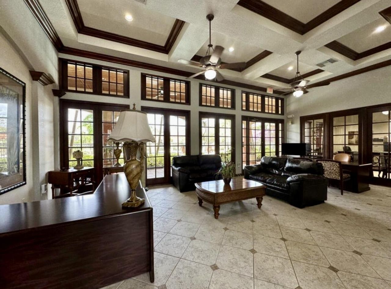 4191 N Haverhill Road, Unit 405, West Palm Beach, FL 33417 Photo