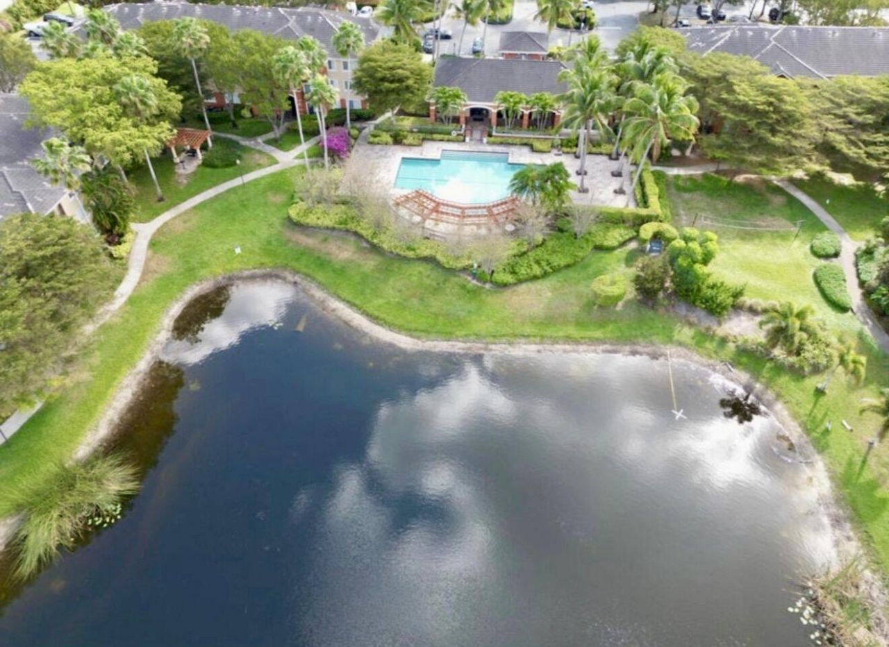 4191 N Haverhill Road, Unit 405, West Palm Beach, FL 33417 Photo