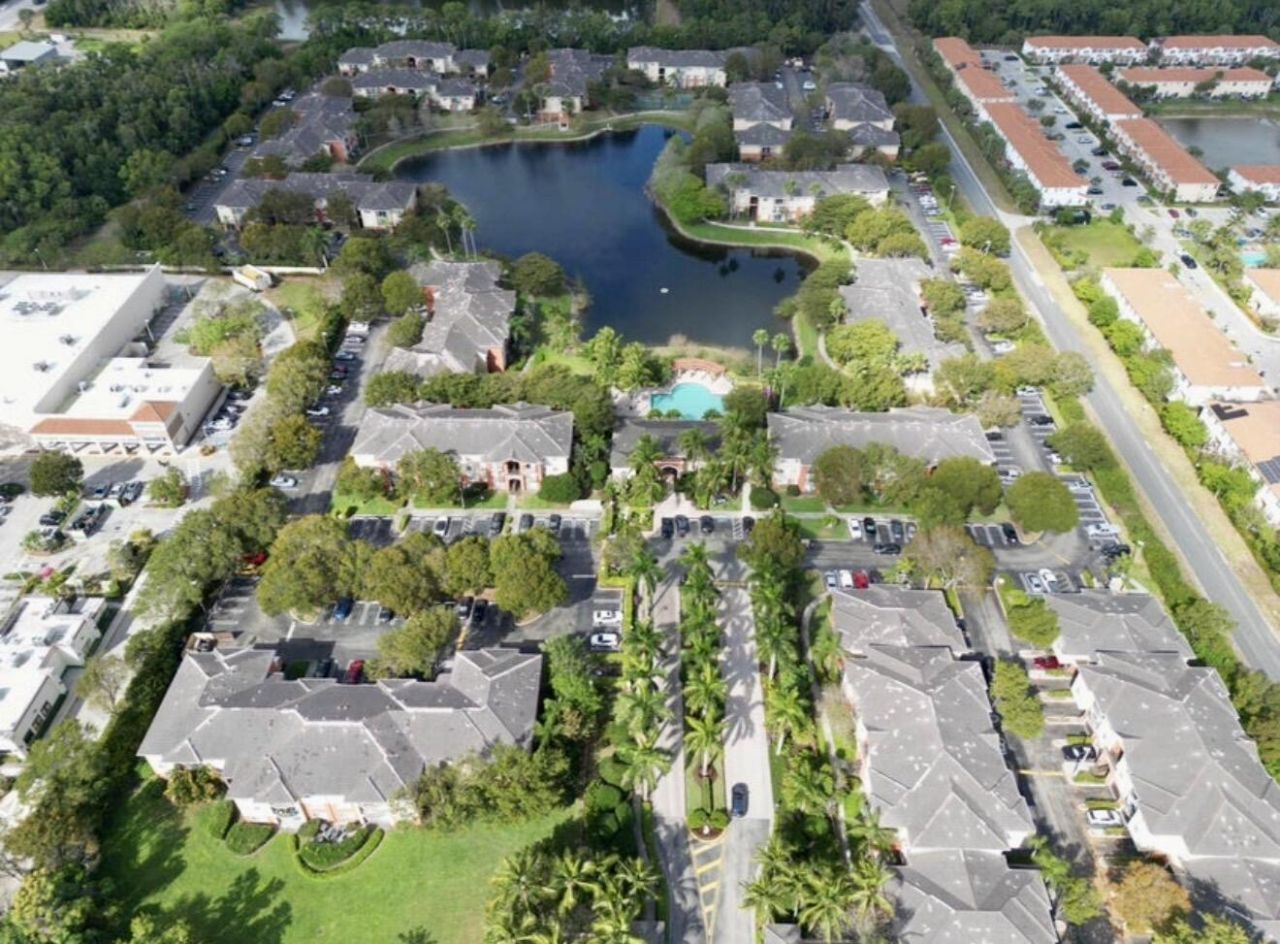 4191 N Haverhill Road, Unit 405, West Palm Beach, FL 33417 Photo