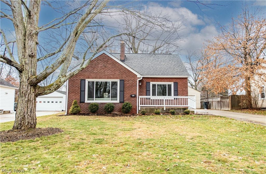 388 Crestwood Avenue, Wadsworth, OH 44281 Main Photo