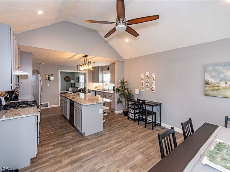 388 Crestwood Avenue, Wadsworth, OH 44281 Photo 9