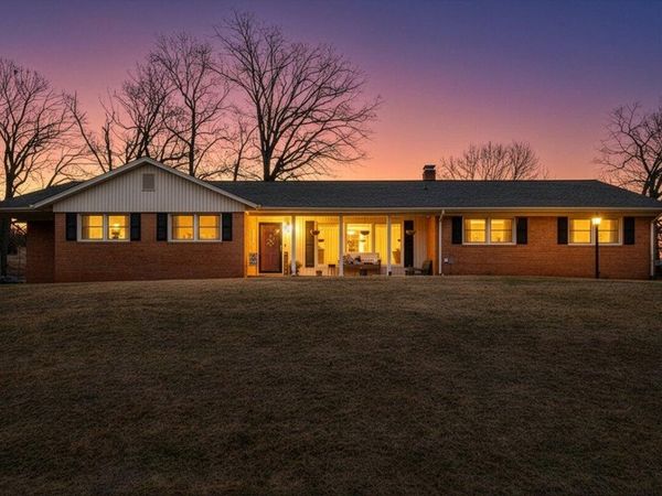 162 Ridgewood DR , Troutville, VA 24175