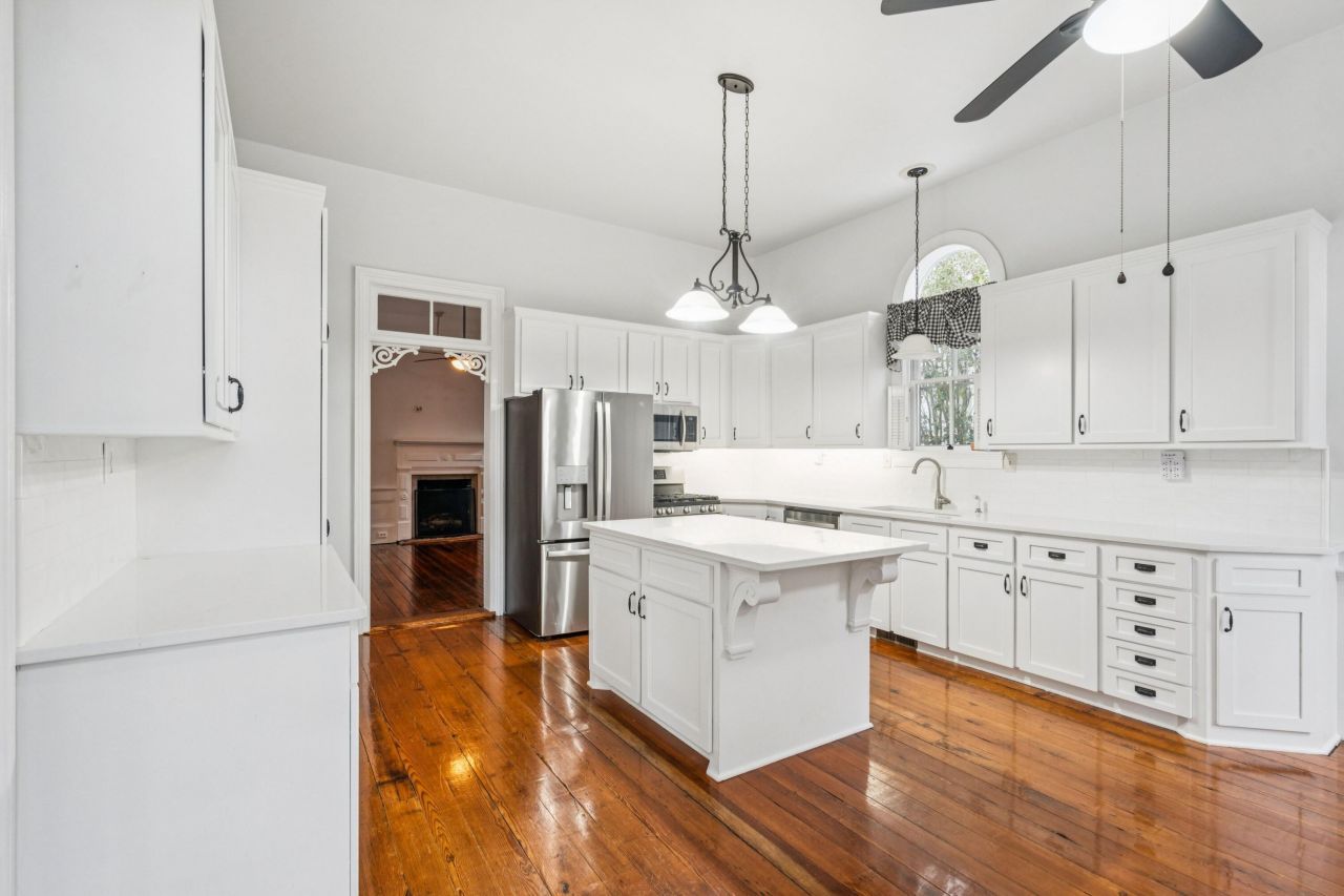 214 E Doty Avenue Photo 14