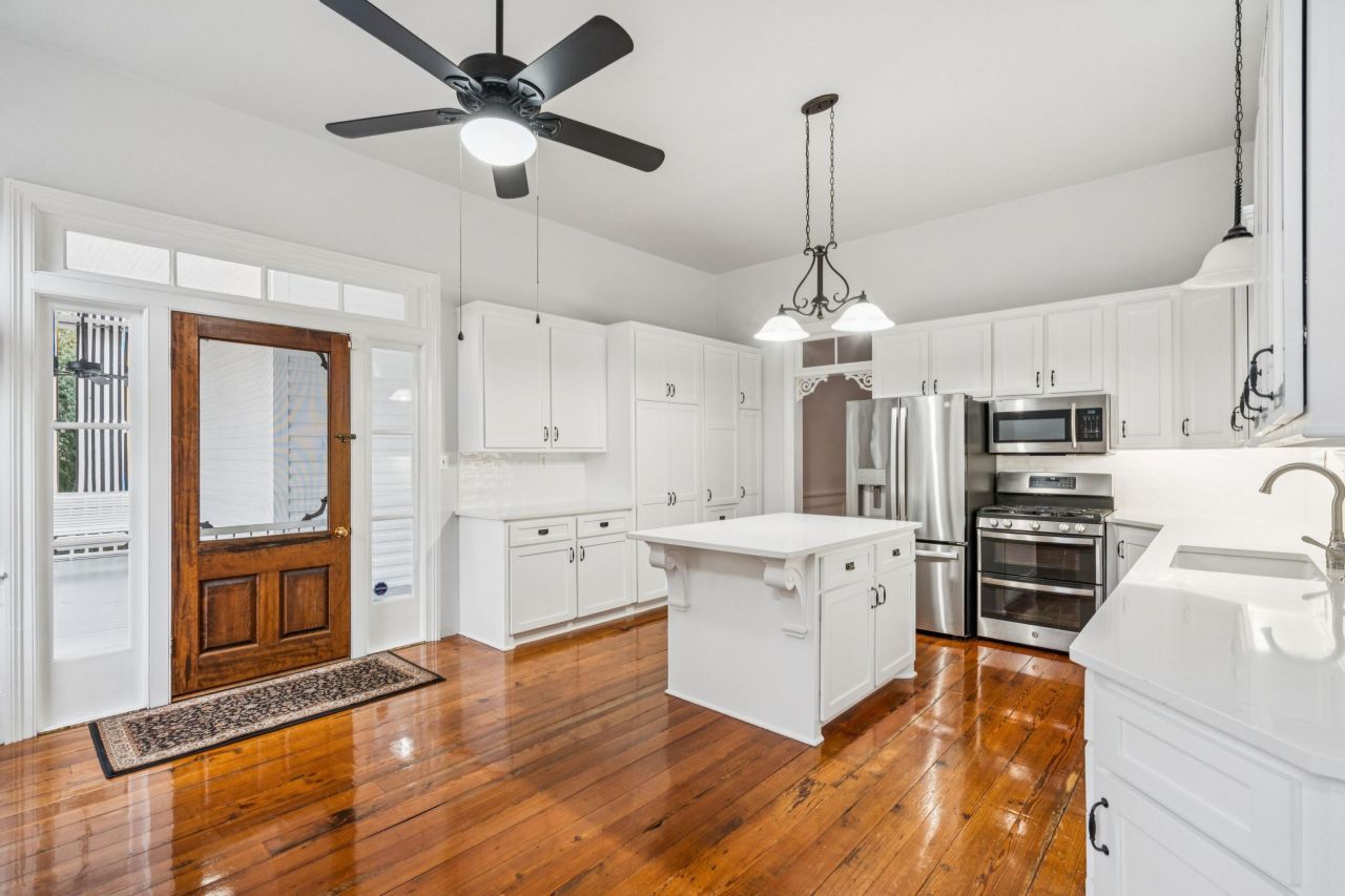 214 E Doty Avenue Photo 15